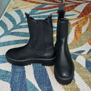 Chelsea Boots
